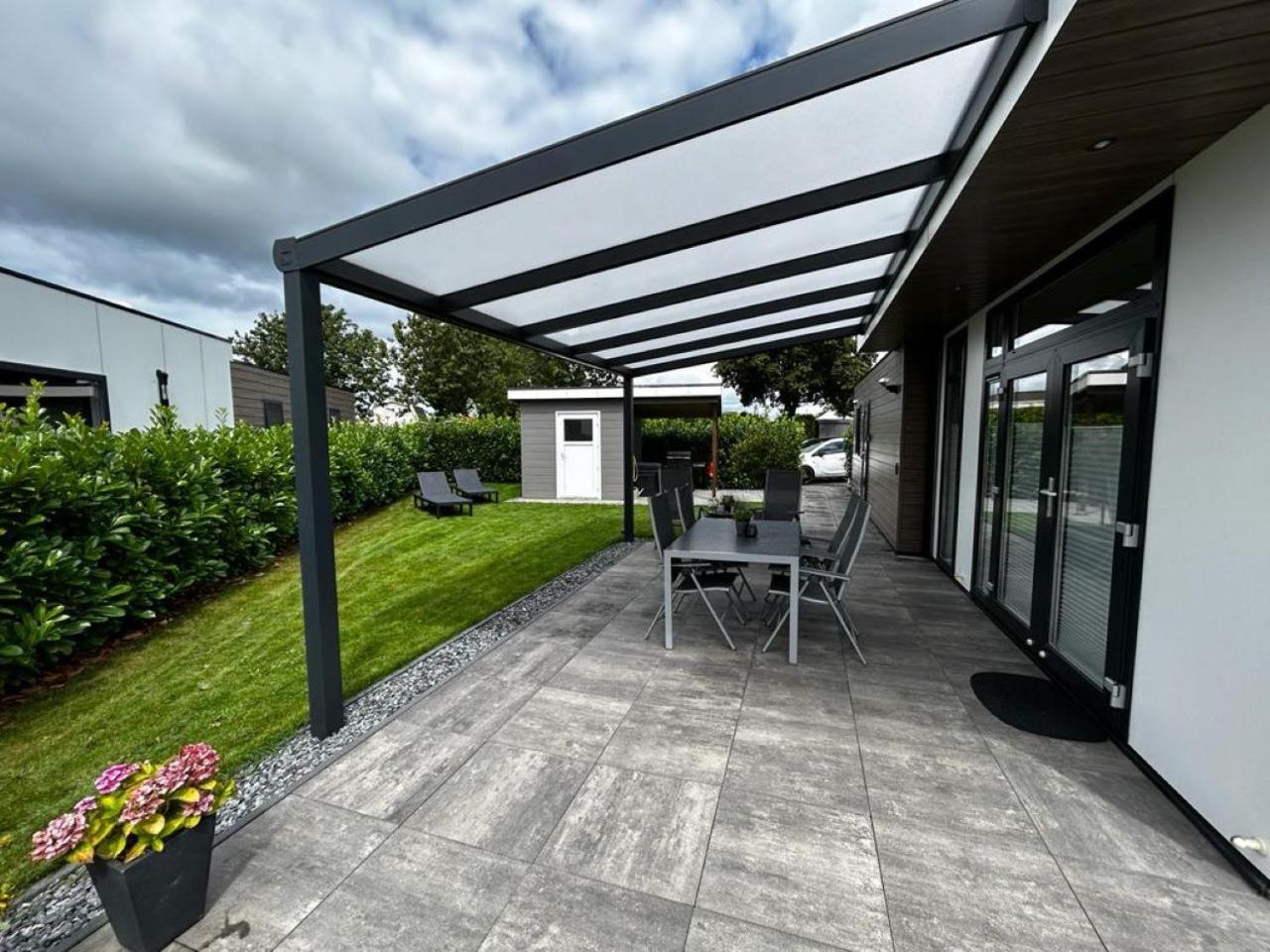 Ferienhaus / Chalet / Bungalow Am See, Holland, Niederlande, Lathum Exterior foto
